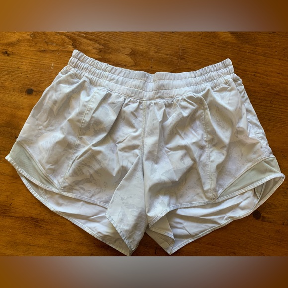 Lululemon Hotty Hot Shorts 4” - Picture 2 of 3